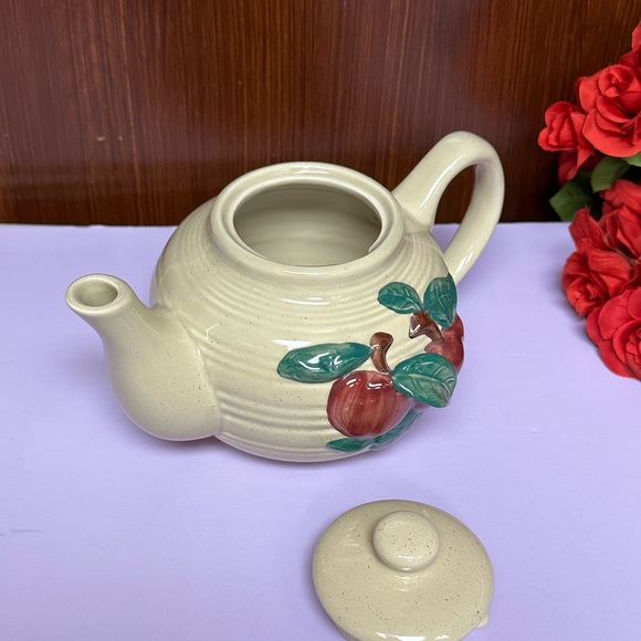 Vintage Glazed ceramic 3D Apples Teapot - Picture 5 of 10
